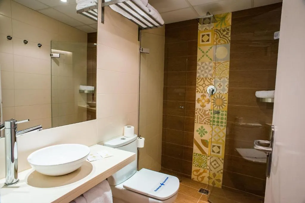 Hostal Marenostrum Barselona Konukevi