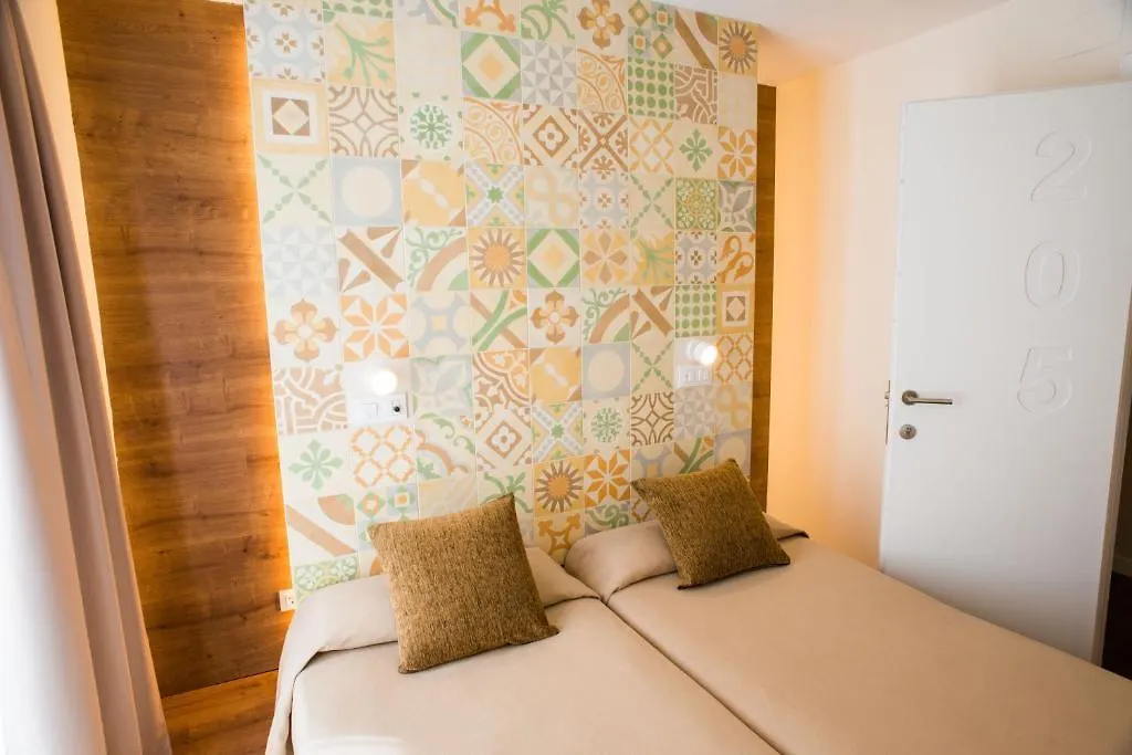 Hostal Marenostrum Barselona 2*,