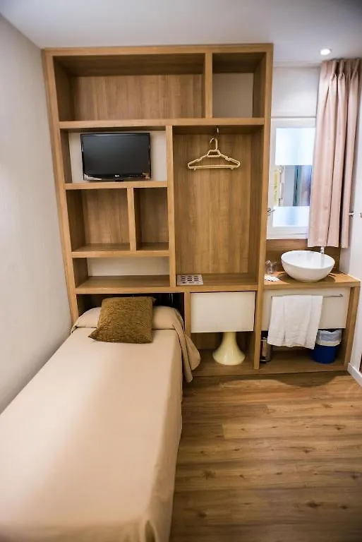 Hostal Marenostrum Barselona İspanya