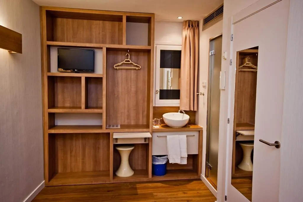 Hostal Marenostrum Barselona İspanya