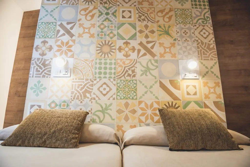 Konukevi Hostal Marenostrum Barselona